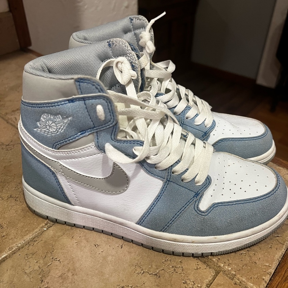 Nike Air Jordan 1 Retro High OG Hyper Royal Men’s Size 8